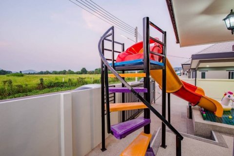 Villa in Hua Hin, Thailand 3 bedrooms № 100536 - photo 3