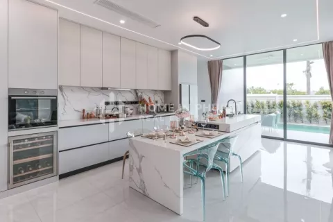 House in Chalong, Thailand 4 bedrooms № 131775 - photo 5