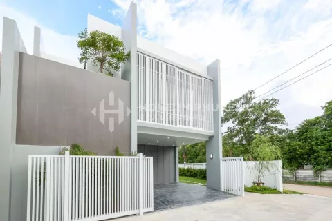 House in Chalong, Thailand 4 bedrooms № 131775 - photo 21