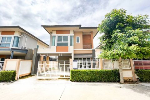 Дом в Паттайе, Таиланд с 3 спальнями  № 94298 - фото 1