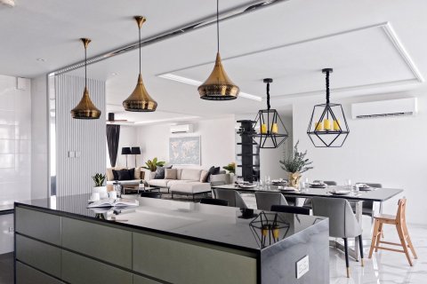 Condo in Watthana, Bangkok, Thailand, 3 bedrooms  № 123805 - photo 5