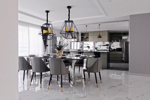 Condo in Watthana, Bangkok, Thailand, 3 bedrooms  № 123805 - photo 8