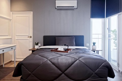 Condo in Watthana, Bangkok, Thailand, 3 bedrooms  № 123805 - photo 11