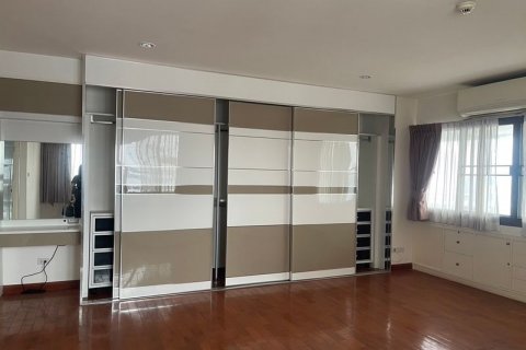Condo in Watthana, Bangkok, Thailand, 4 bedrooms  № 124036 - photo 8