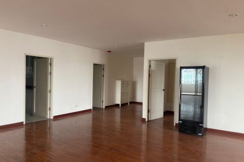 Condo in Watthana, Bangkok, Thailand, 4 bedrooms  № 124036 - photo 5