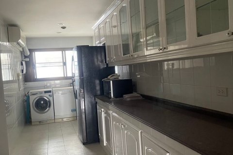 Condo in Watthana, Bangkok, Thailand, 4 bedrooms  № 124036 - photo 7