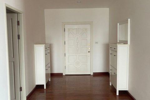 Condo in Watthana, Bangkok, Thailand, 4 bedrooms  № 124036 - photo 3