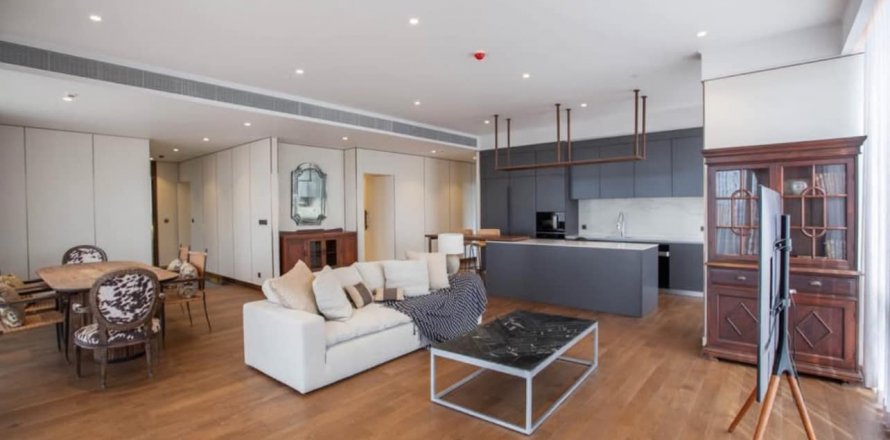 Condo in Pathum Wan, Bangkok, Thailand, 3 bedrooms  № 123934
