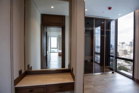 Condo in Pathum Wan, Bangkok, Thailand, 3 bedrooms  № 123934 - photo 3
