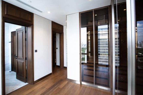 Condo in Pathum Wan, Bangkok, Thailand, 3 bedrooms  № 123934 - photo 16