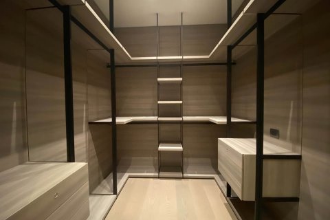 Condo in Pathum Wan, Bangkok, Thailand, 2 bedrooms  № 123940 - photo 2