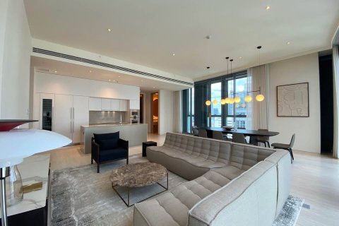 Condo in Pathum Wan, Bangkok, Thailand, 2 bedrooms  № 123940 - photo 1