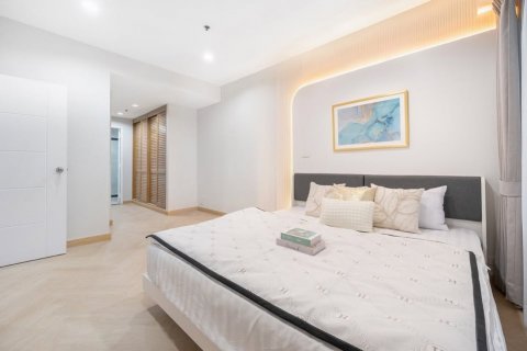 Condo in Khlong San, Bangkok, Thailand, 2 bedrooms  № 123939 - photo 8