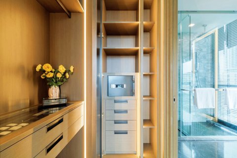 Condo in Watthana, Bangkok, Thailand, 2 bedrooms  № 123935 - photo 16