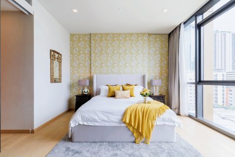 Condo in Watthana, Bangkok, Thailand, 2 bedrooms  № 123935 - photo 11