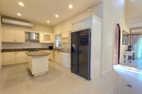 Вилла в Паттайе, Таиланд с 3 спальнями № 120285 - фото 7