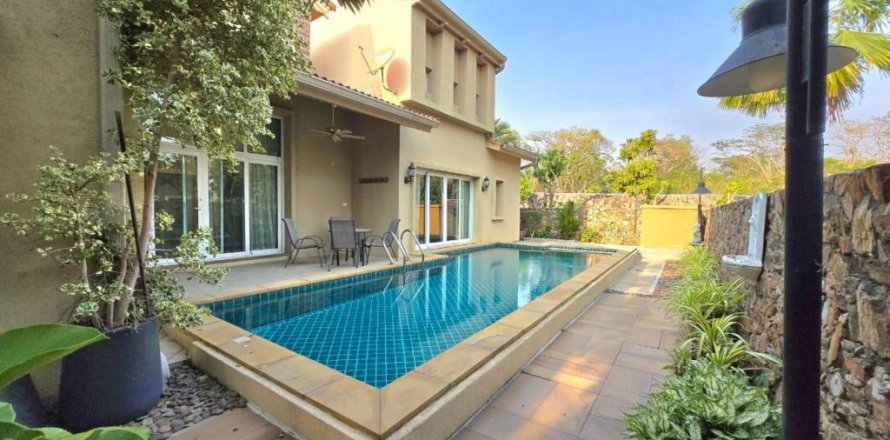 Вилла в Паттайе, Таиланд с 3 спальнями № 120285