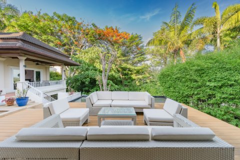 Villa in Phuket, Thailand 5 bedrooms № 142601 - photo 3