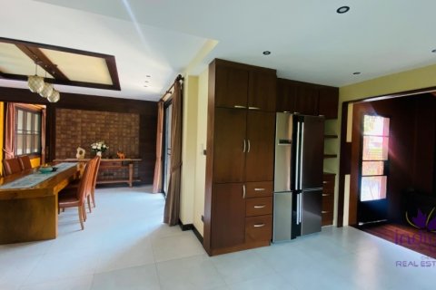House in Chiang Mai, Thailand 6 bedrooms № 85019 - photo 4