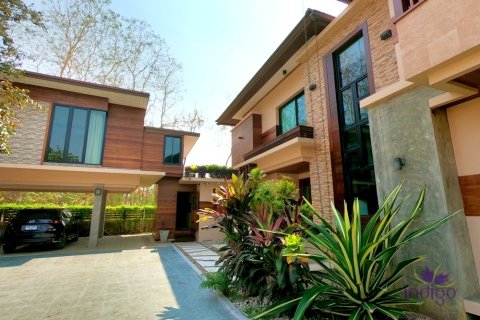 House in Chiang Mai, Thailand 6 bedrooms № 85019