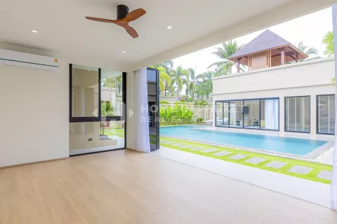 House in Bang Tao, Thailand 3 bedrooms № 130851 - photo 20