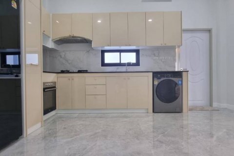 Вилла в Паттайе, Таиланд с 4 спальнями  № 121123 - фото 8