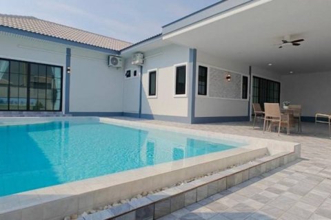 Вилла в Паттайе, Таиланд с 4 спальнями  № 121123 - фото 1