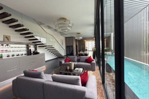 House in Pattaya, Thailand 6 bedrooms № 121119 - photo 6