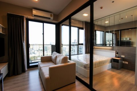 Кондоминиум с 1 спальней в Бангкоке, Таиланд № 144021 - фото 3