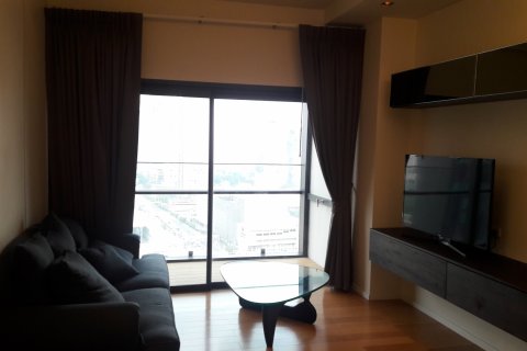 Condo in Bangkok, Thailand, 2 bedrooms  № 144023 - photo 1
