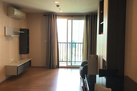 Condo in Bangkok, Thailand, 2 bedrooms  № 144060 - photo 2