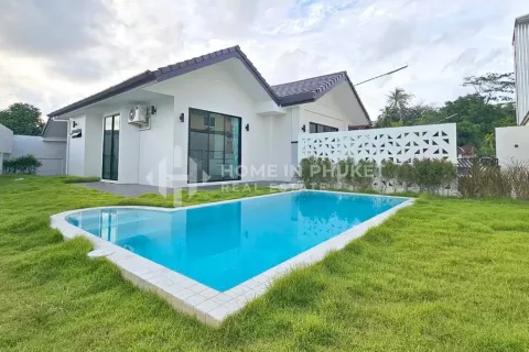 House in Kathu, Thailand 4 bedrooms № 131307 - photo 1