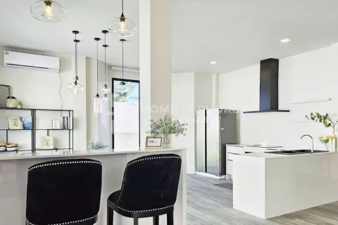 House in Kathu, Thailand 4 bedrooms № 131307 - photo 10