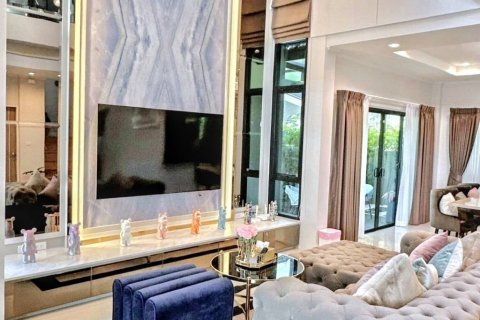 House in Bangkok, Thailand 5 bedrooms № 116116 - photo 8