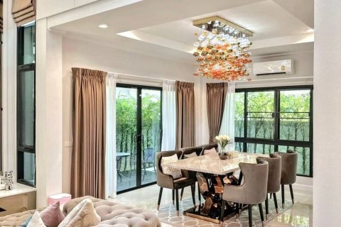House in Bangkok, Thailand 5 bedrooms № 116116 - photo 9