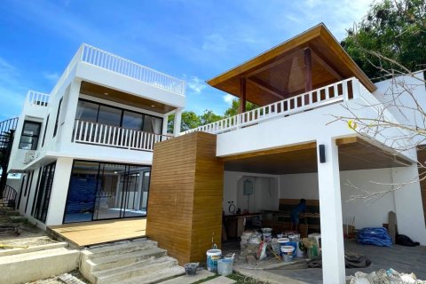 House in Chalong, Thailand 3 bedrooms № 99565 - photo 1
