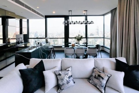 Condo in Khlong Toei, Bangkok, Thailand, 3 bedrooms  № 123961 - photo 2
