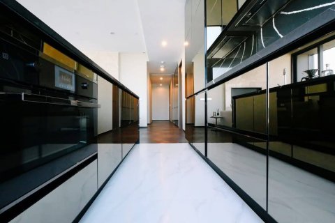 Condo in Khlong Toei, Bangkok, Thailand, 3 bedrooms  № 123961 - photo 14