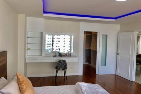 Condo à Watthana, Bangkok, Thaïlande, 4 chambres  № 123960 - photo 19