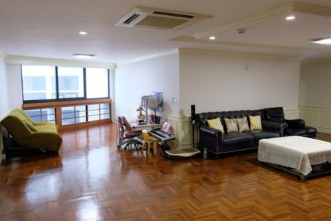 Кондоминиум с 3 спальнями в Клонг Тоэй, Бангкок, Таиланд № 123959 - фото 1