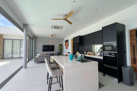 Villa in Ko Samui, Thailand 4 bedrooms № 124393 - photo 10