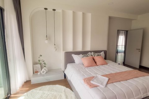 Condo in Samut Prakan, Thailand, 4 bedrooms  № 123913 - photo 18