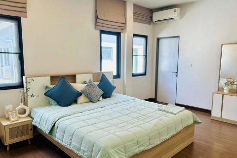Condo in Samut Prakan, Thailand, 4 bedrooms  № 123913 - photo 6