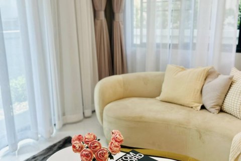 Condo in Samut Prakan, Thailand, 4 bedrooms  № 123913 - photo 7