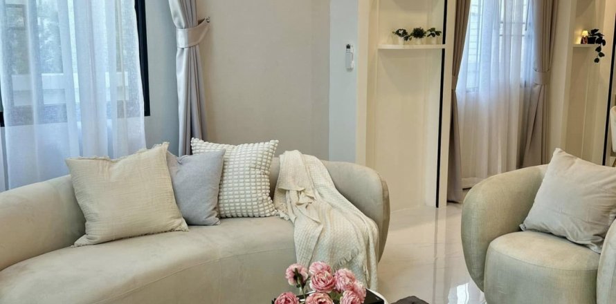 Condo in Samut Prakan, Thailand, 4 bedrooms № 123913