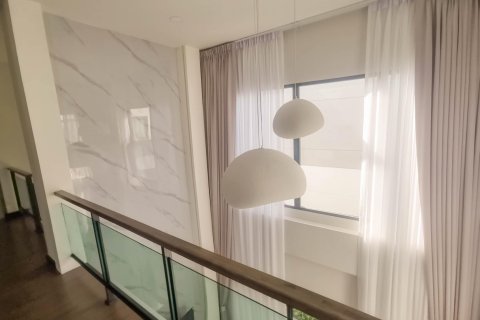 Condo in Samut Prakan, Thailand, 4 bedrooms  № 123913 - photo 13