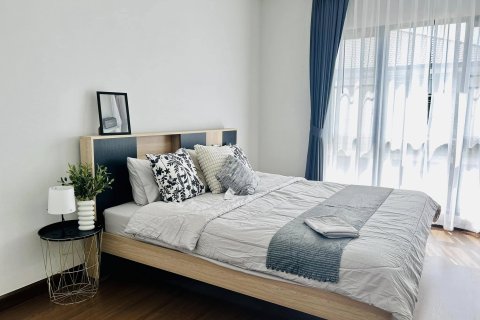 Condo in Samut Prakan, Thailand, 4 bedrooms  № 123913 - photo 4