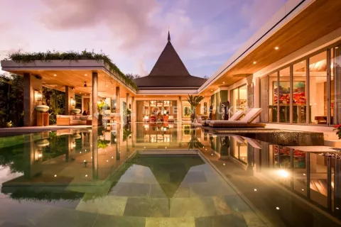 House in Phuket, Thailand 5 bedrooms № 131172 - photo 1