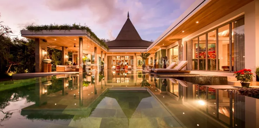 House in Phuket, Thailand 5 bedrooms № 131172