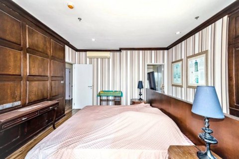 Condo in Bangkok, Thailand, 2 bedrooms  № 132985 - photo 5